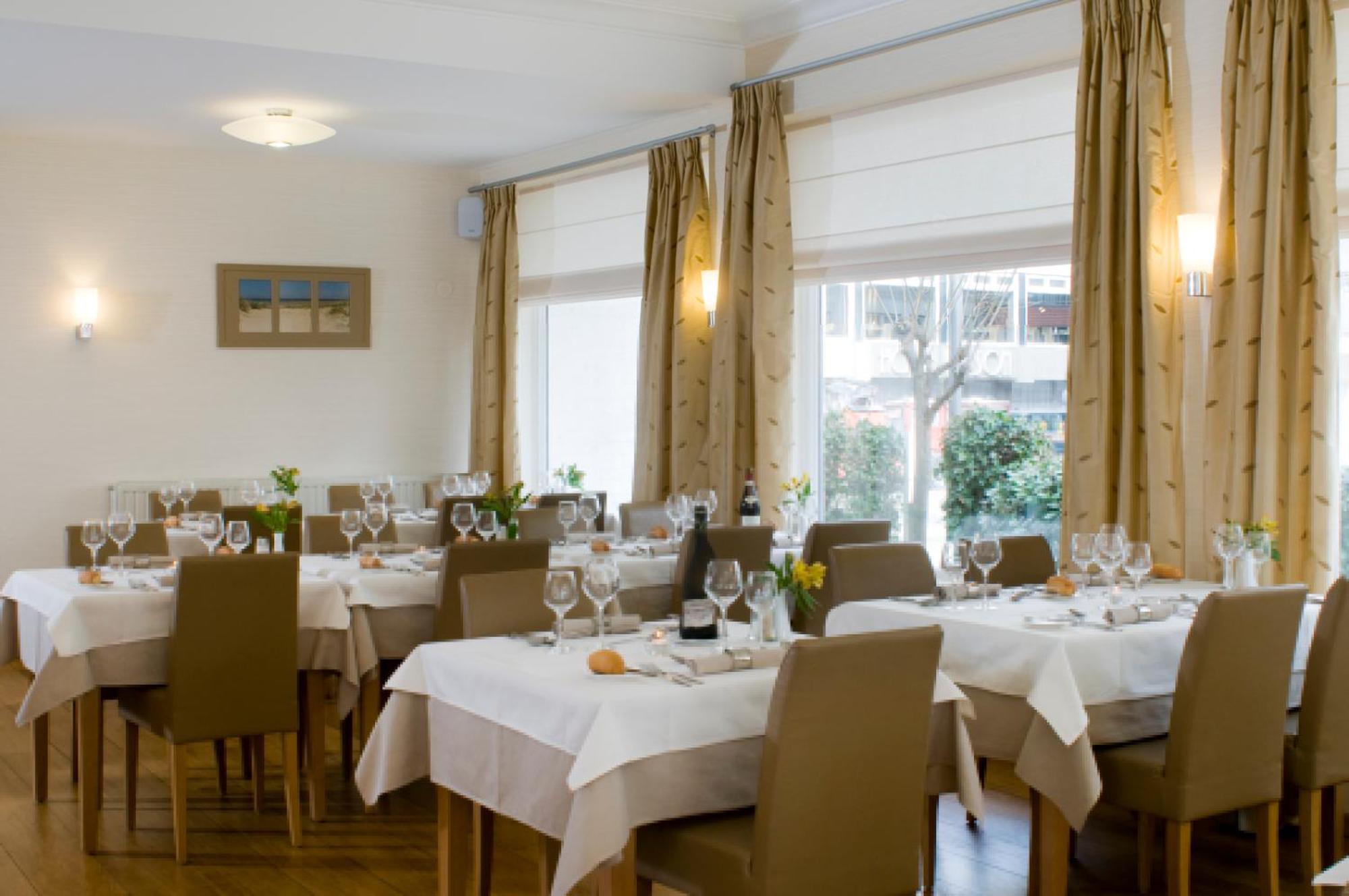 Hotel Atlanta Knokke ภายนอก รูปภาพ